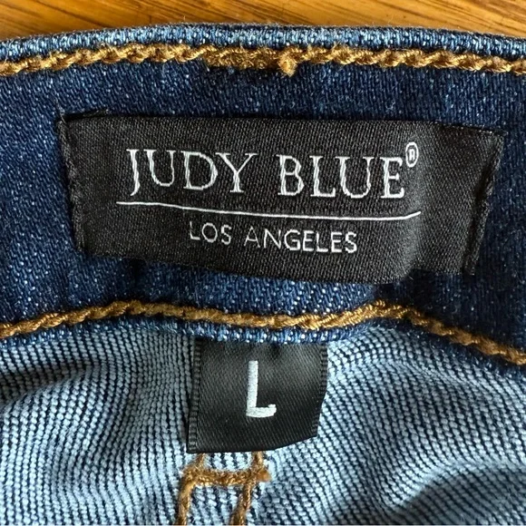 NWOT Judy Blue Women's Cuffed Denim Shorts - Size Large JB182130DK - Picture 4 of 6
